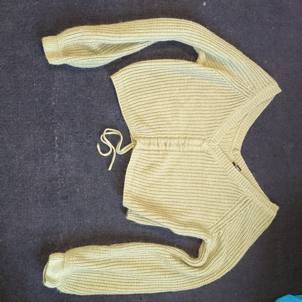 Bundle 3 ITEMS FOR $20.00 Rue 21 Cropped Sweater size MEDIUM